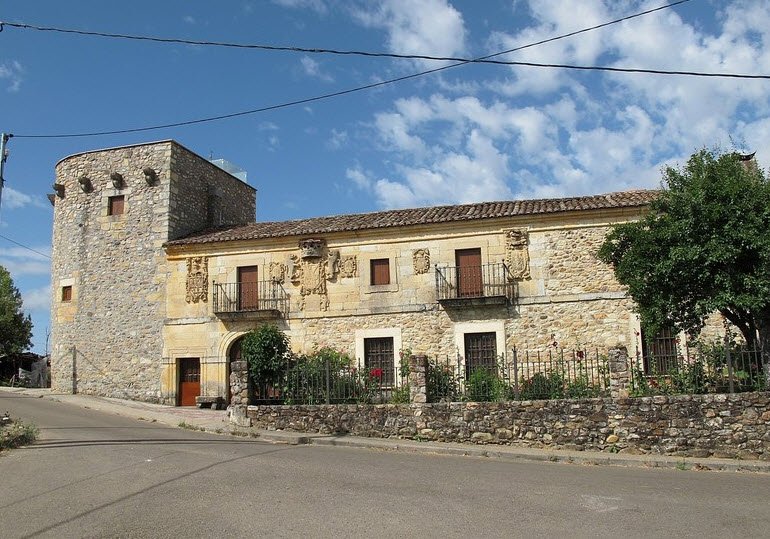 Castillo de los Álvarez-Acevedo, Spain